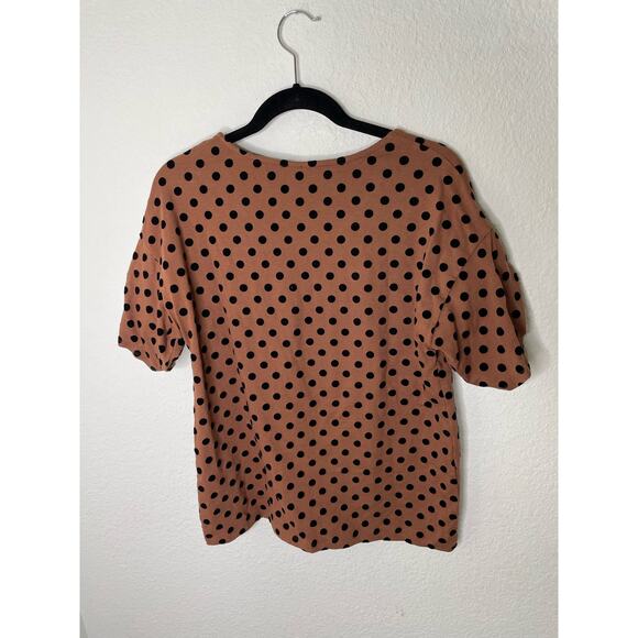 Amazon Boutique Polka Dot Short Sleeve Shirt Womens size xsmall - Picture 6 of 6